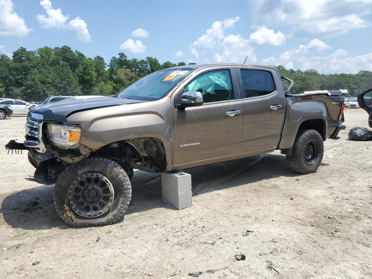 GMC CANYON SLT