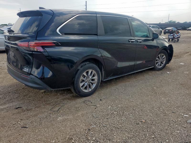 2022 TOYOTA SIENNA XLE 5TDYRKEC9NS121105
