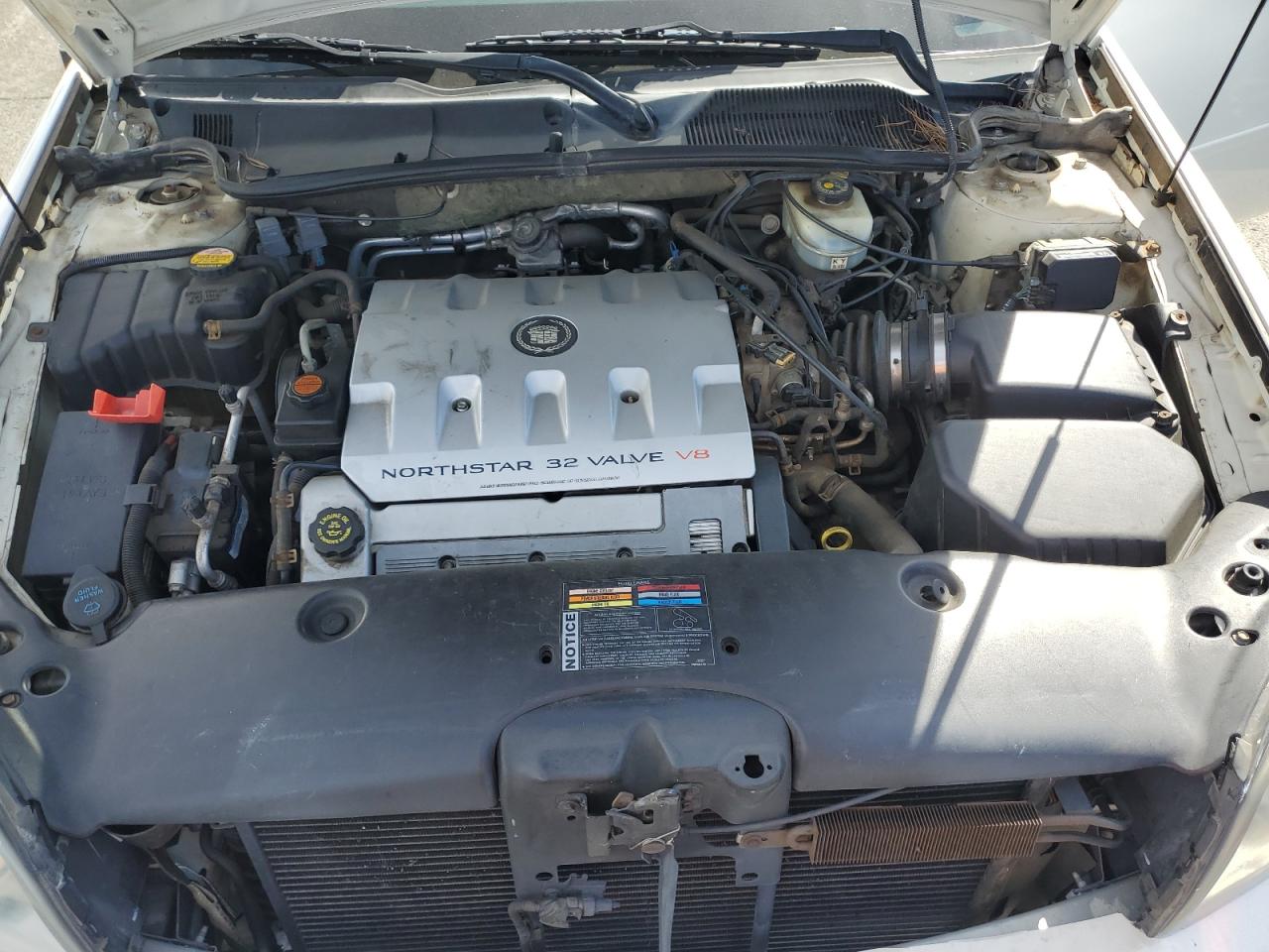 Lot #3280421159 2000 CADILLAC PROFESSION