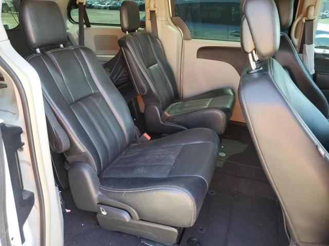 2015 CHRYSLER TOWN & COU 2C4RC1BG2FR601259