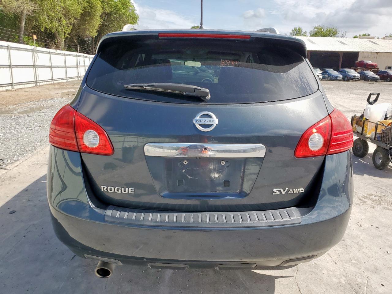 Nissan Rogue s 2013