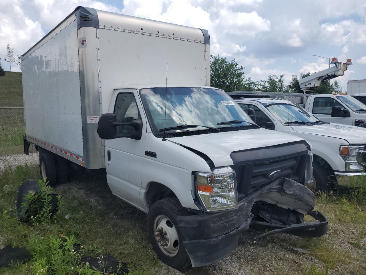 FORD ECONOLINE E450 SUPER DUTY CUTAWAY VAN