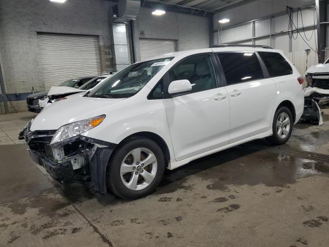 TOYOTA SIENNA LE