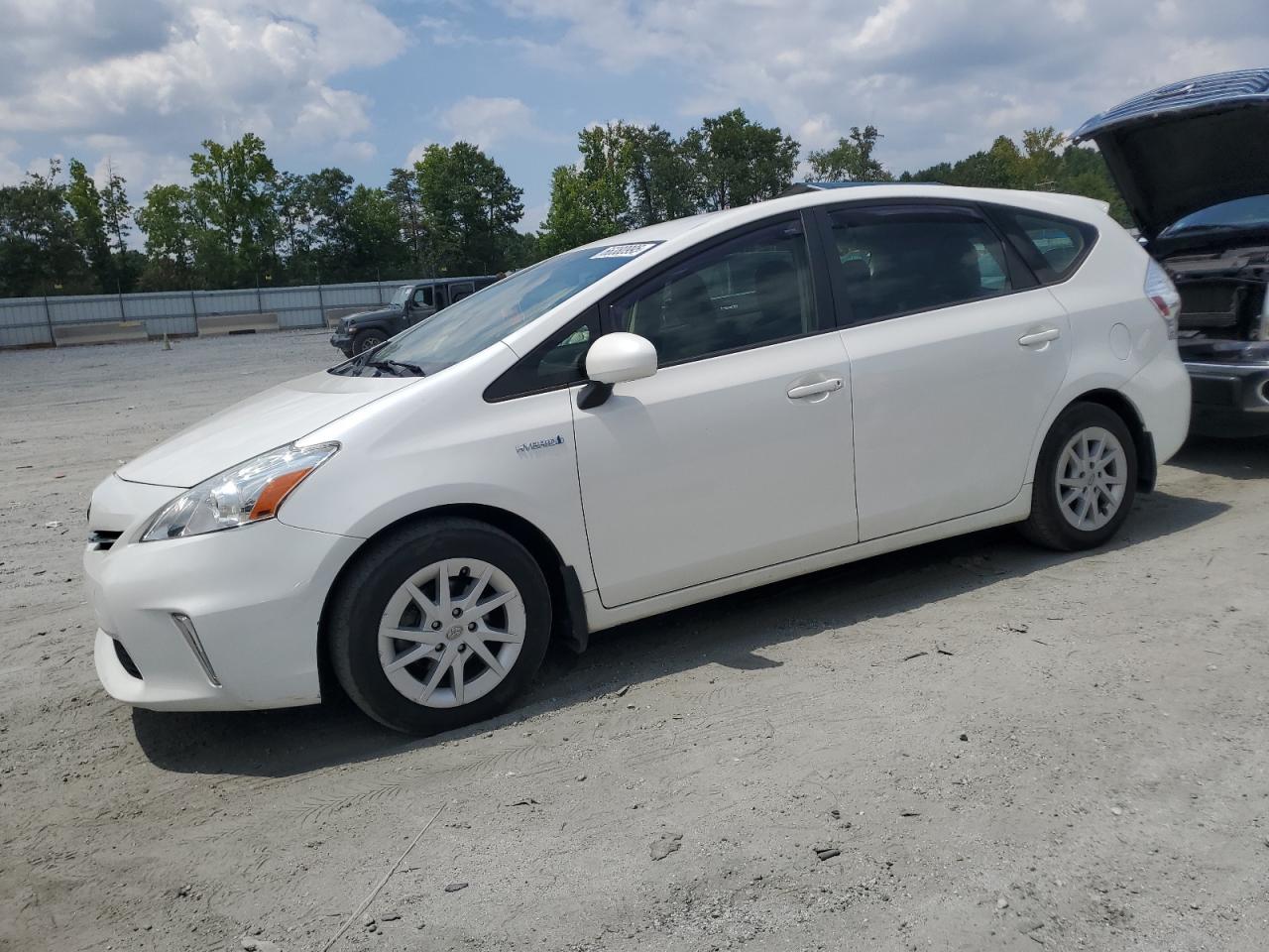 TOYOTA PRIUS V