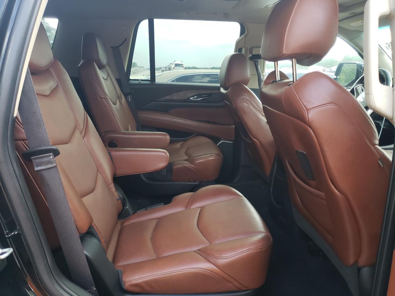 CADILLAC ESCALADE PREMIUM