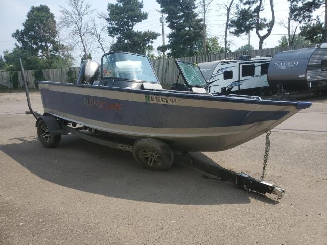 ALUMAACRAFT BOAT