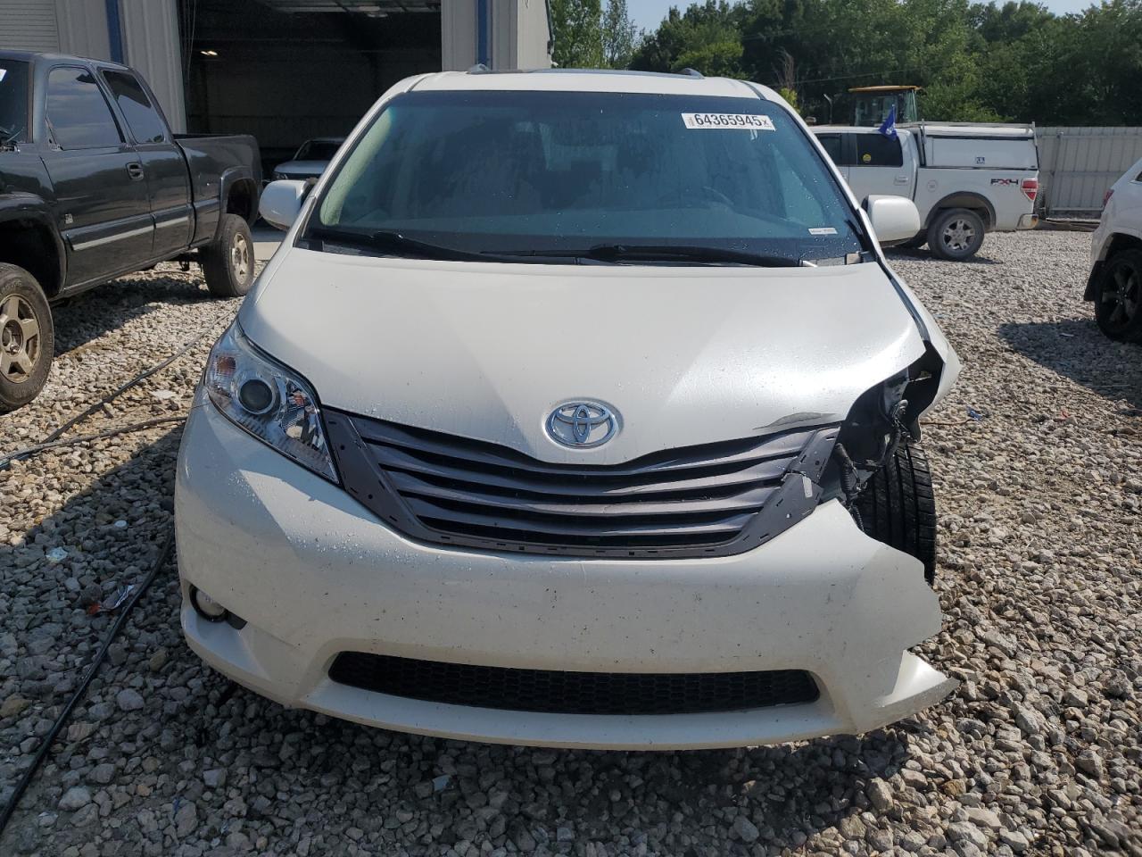 TOYOTA SIENNA XLE