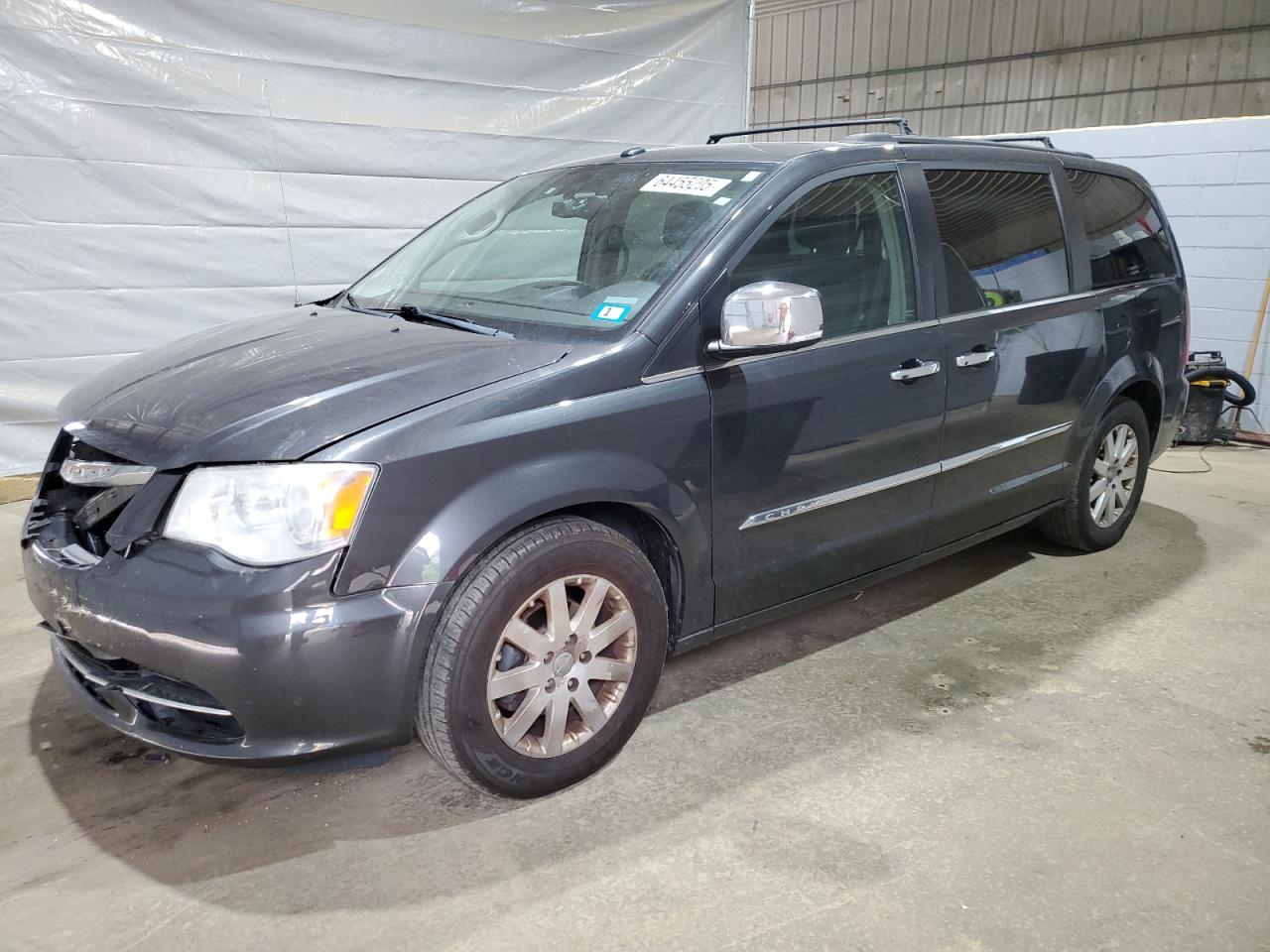 CHRYSLER TOWN & COUNTRY TOURING L