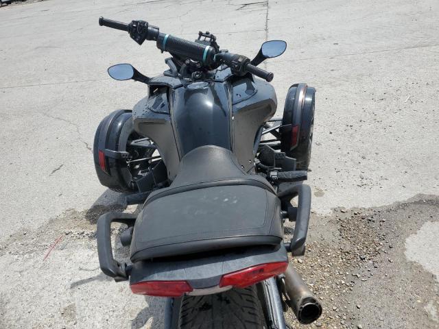 2018 CAN-AM SPYDER ROA 2BXRDCD2XJV000126