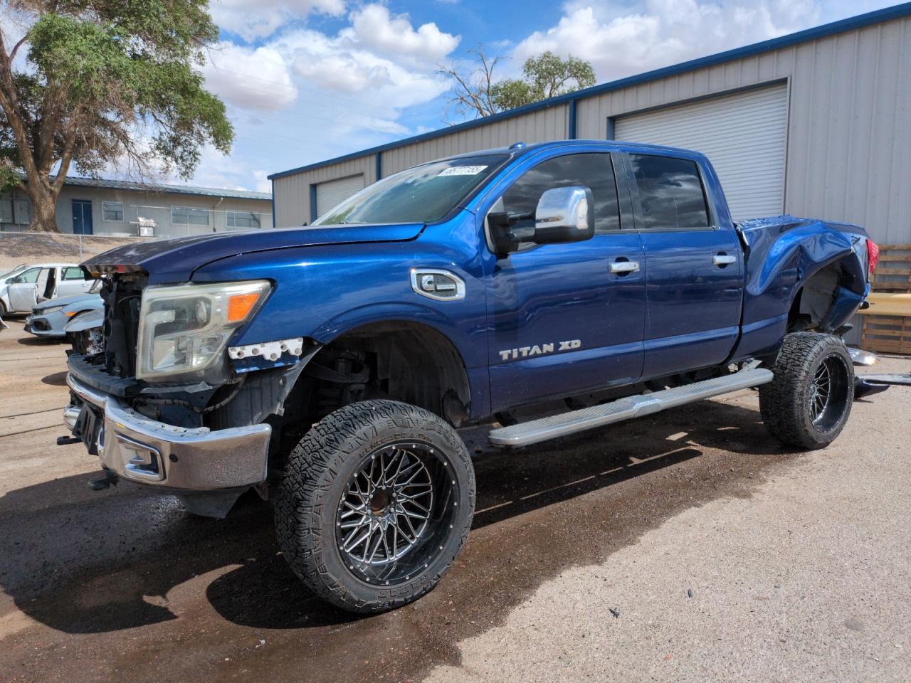 NISSAN TITAN SL