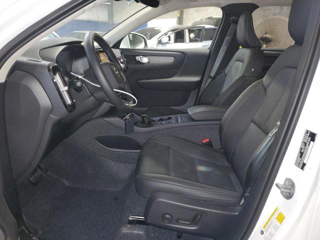 2025 VOLVO XC40 CORE YV4L12UJ5S2604026