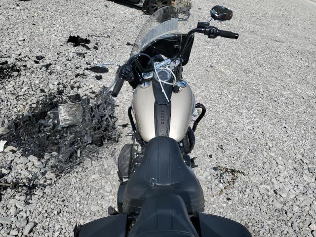 2018 HARLEY-DAVIDSON FLHC HERITAGE CLASSIC 1HD1YAJ15JC074457