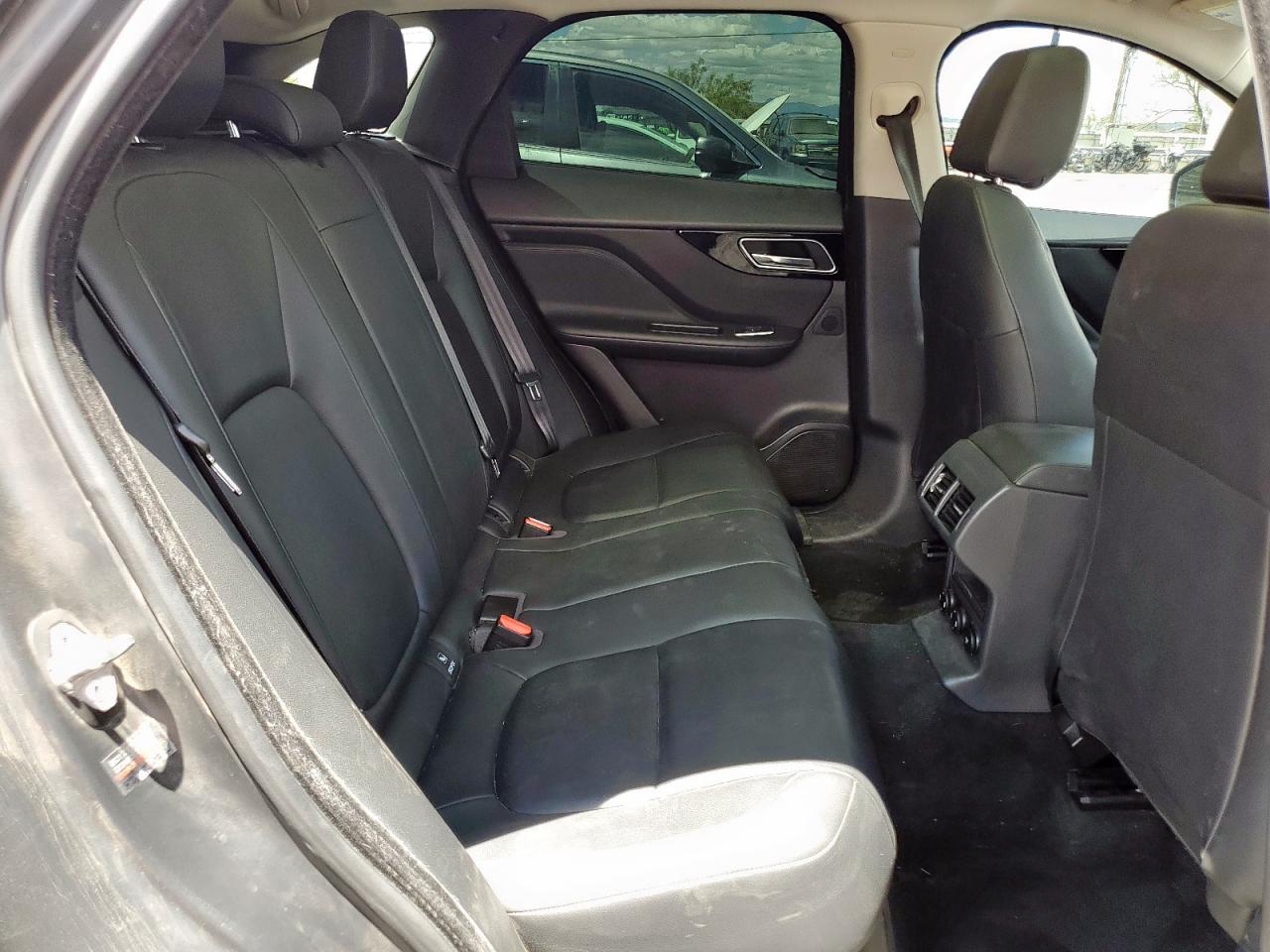 JAGUAR F-PACE PREMIUM