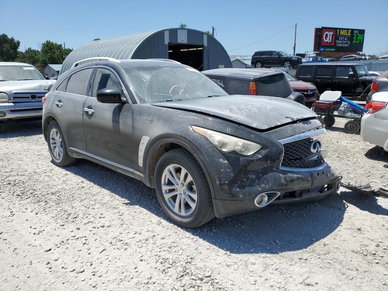 INFINITI QX70
