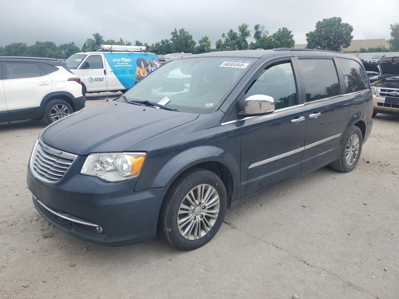 CHRYSLER TOWN & COUNTRY TOURING L