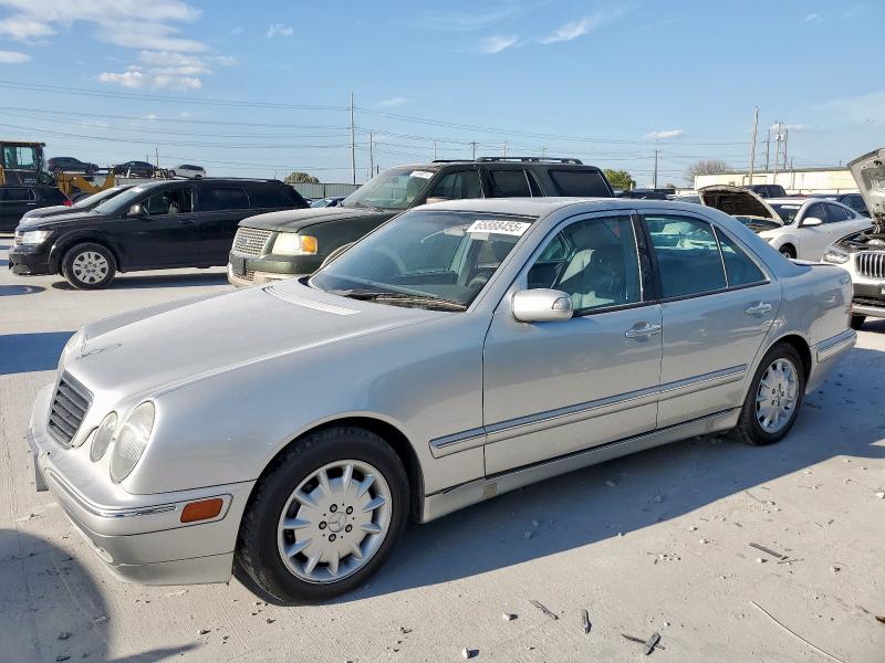 MERCEDES-BENZ E 320
