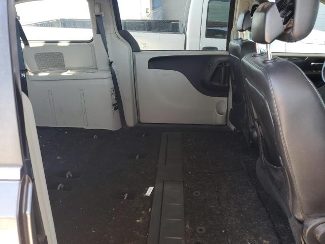2015 CHRYSLER TOWN & COU 2C4RC1BG4FR673418