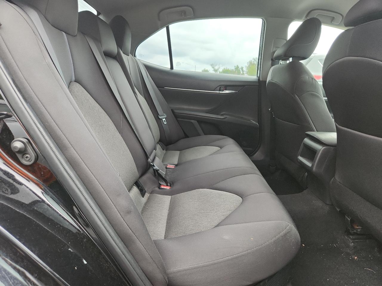 Toyota Camry le 2022