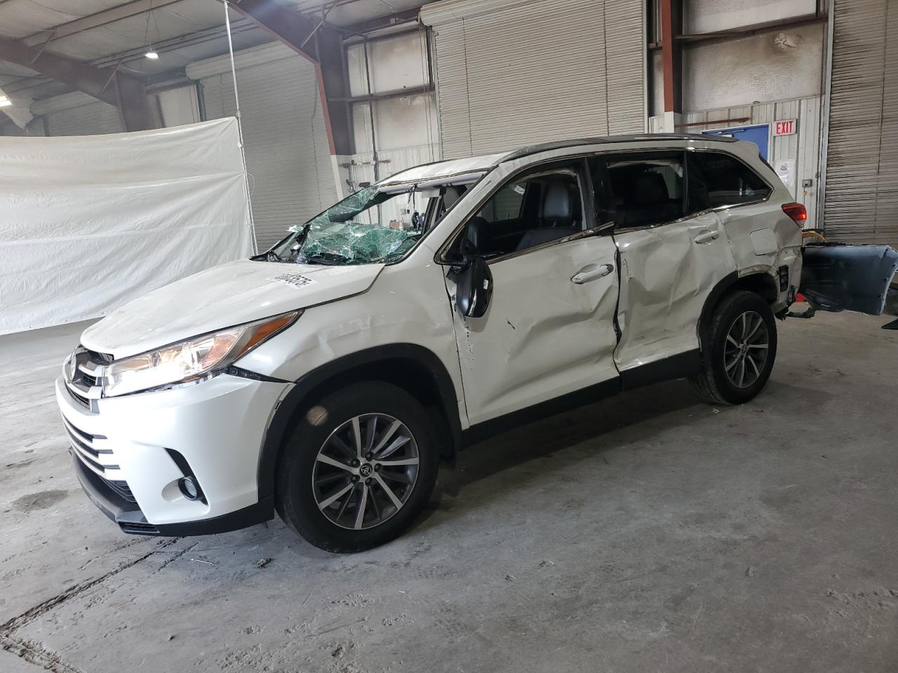 TOYOTA HIGHLANDER SE