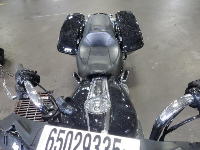 2022 HARLEY-DAVIDSON FLHX 1HD1KBC11NB649735