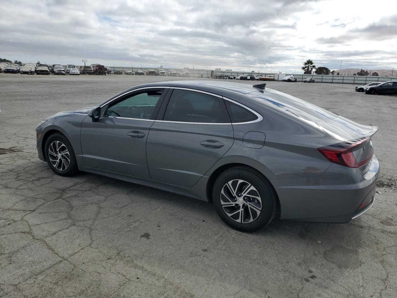 HYUNDAI SONATA HYBRID