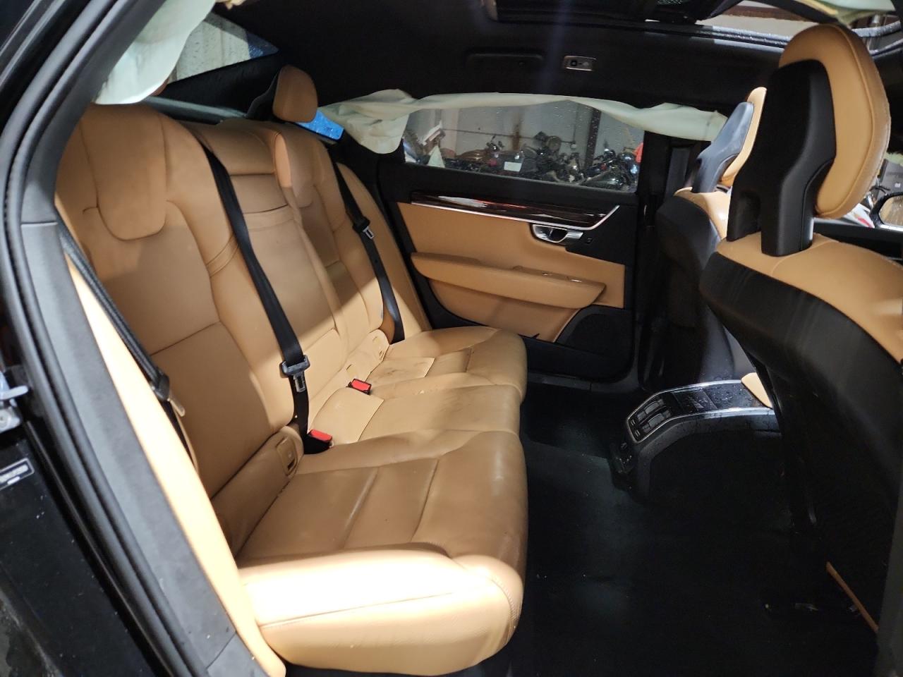 VOLVO S90 T5 MOMENTUM