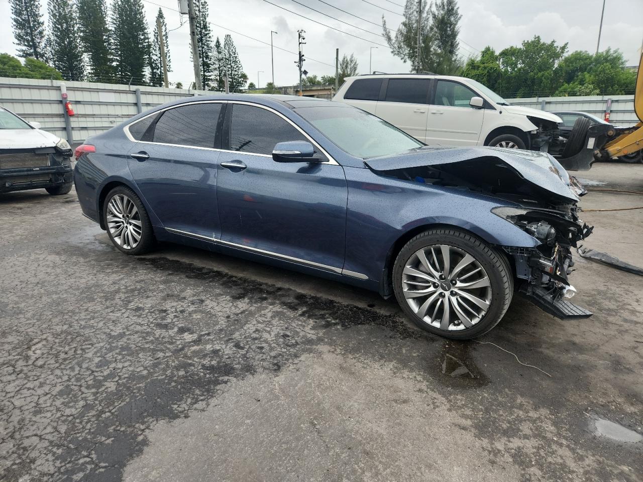 HYUNDAI GENESIS 5.0L