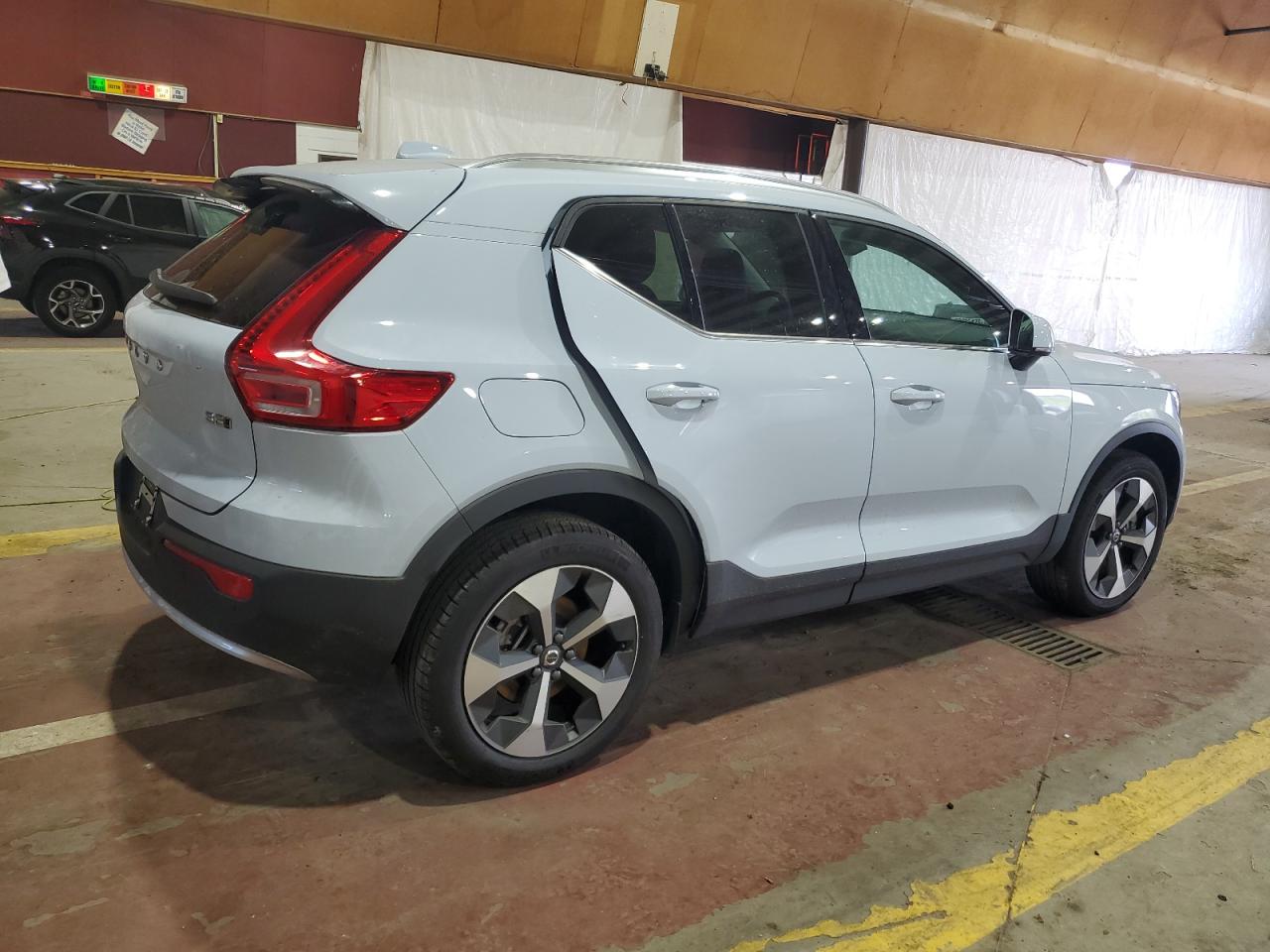 VOLVO XC40 CORE