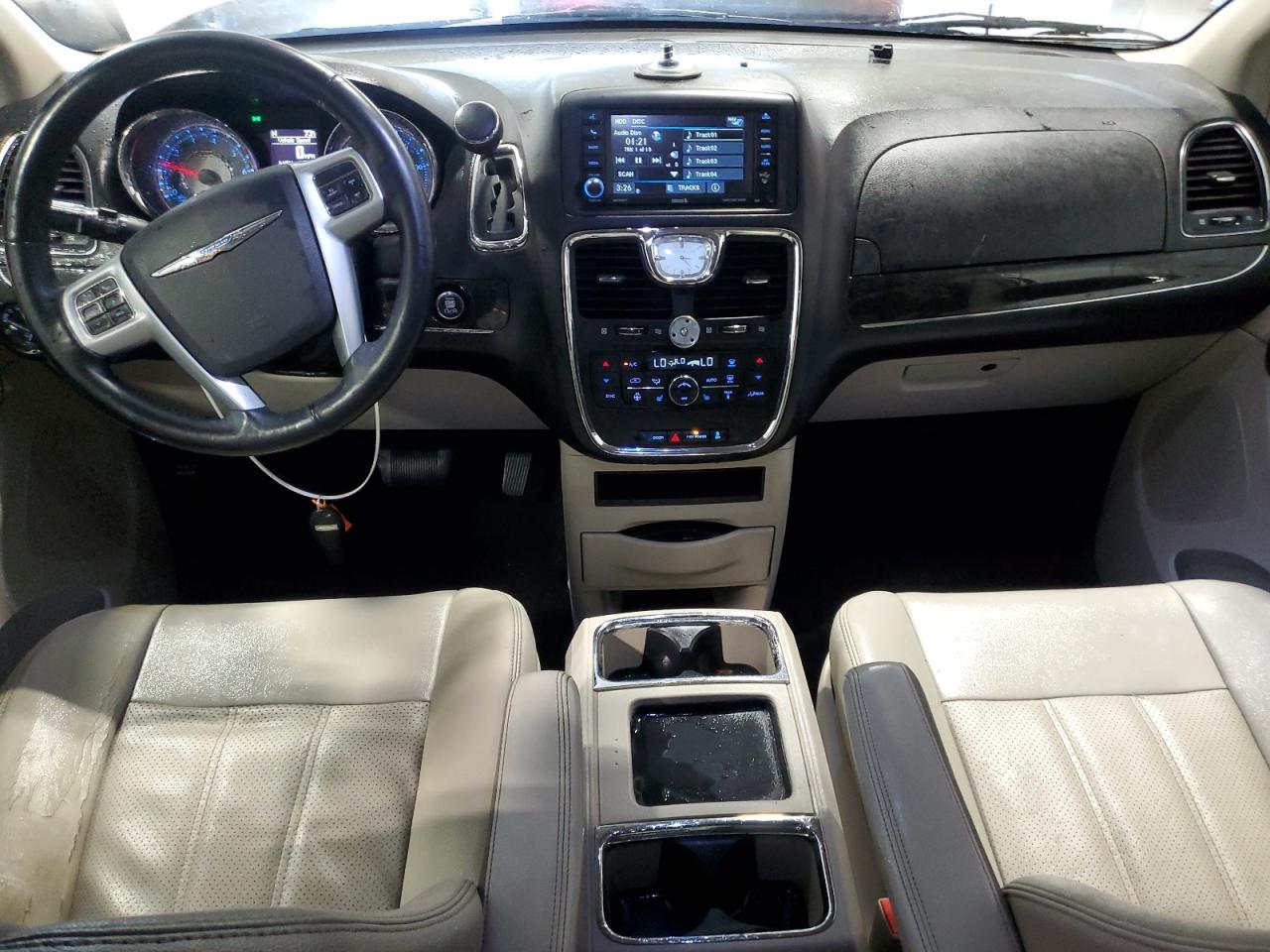 CHRYSLER TOWN & COUNTRY TOURING L