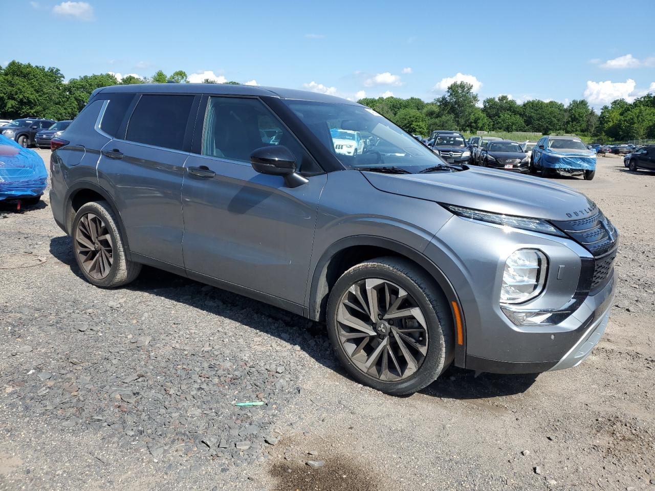 MITSUBISHI OUTLANDER SE