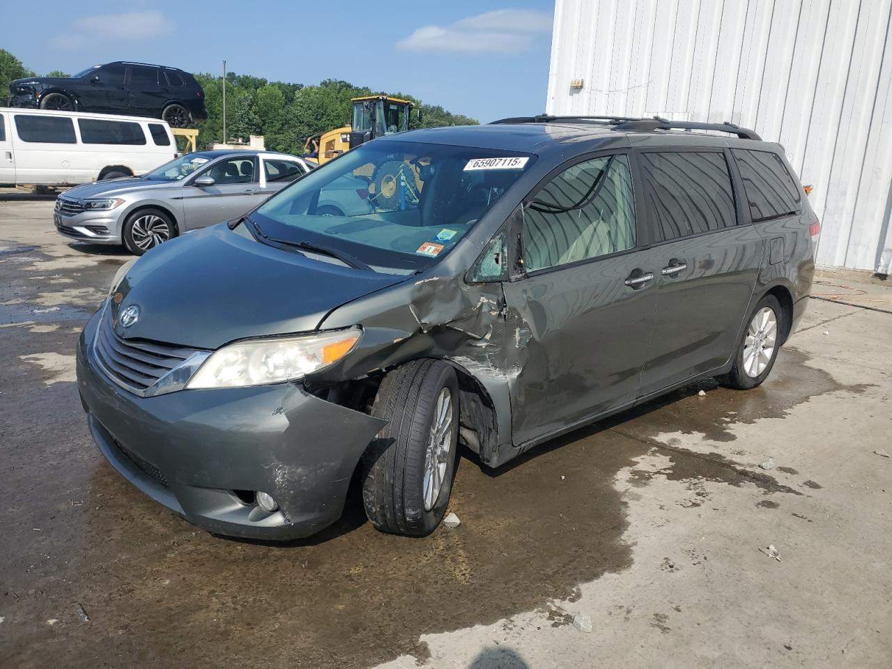 TOYOTA SIENNA XLE