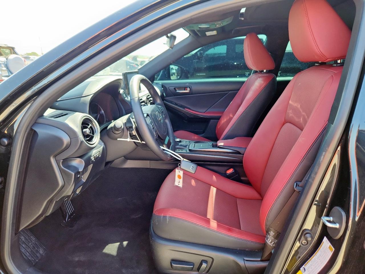 LEXUS IS 350 F SPORT DESIGN