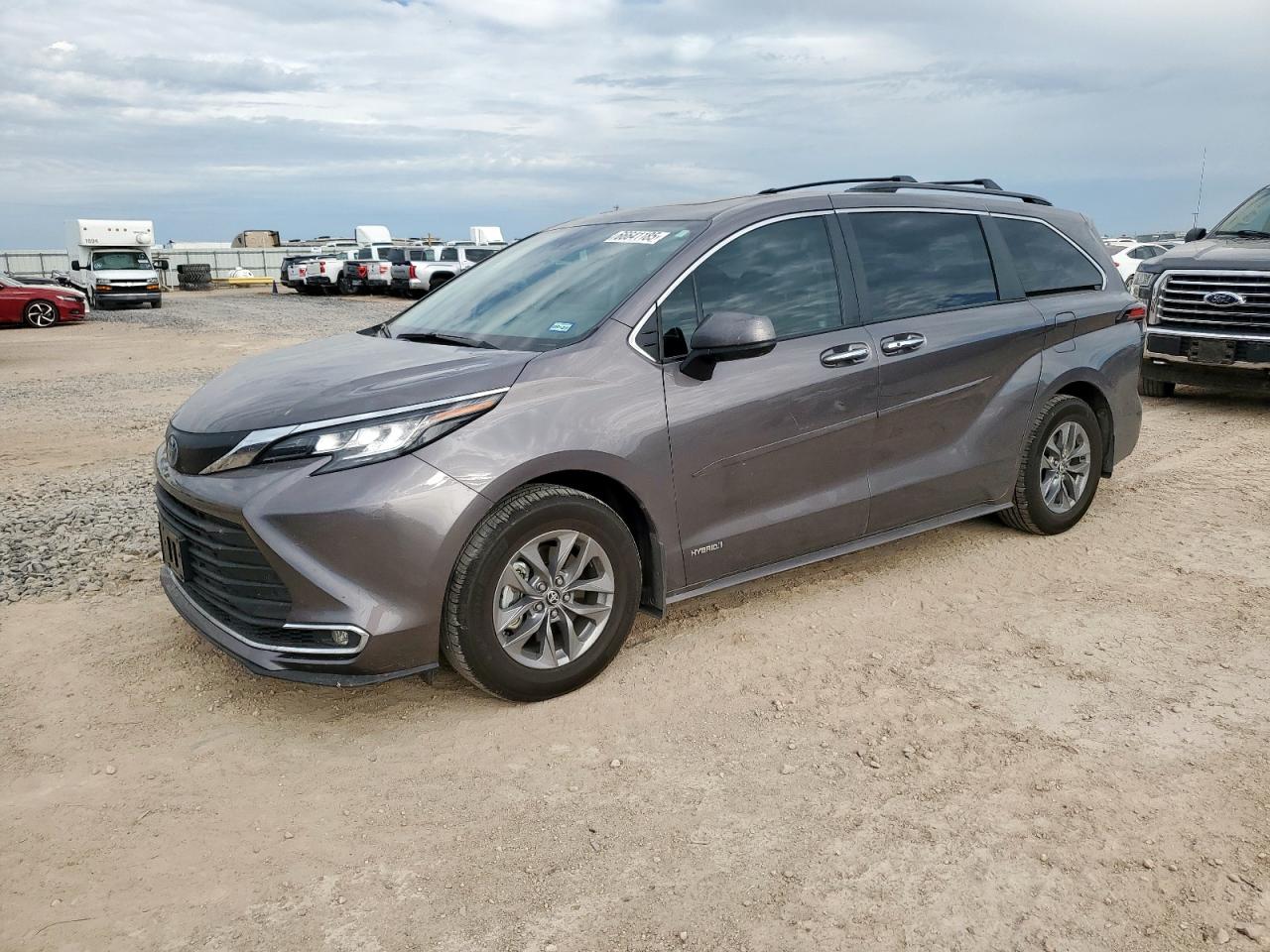 TOYOTA SIENNA XLE
