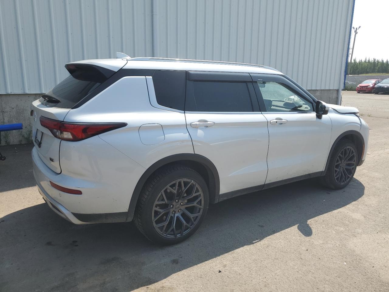 MITSUBISHI OUTLANDER SE