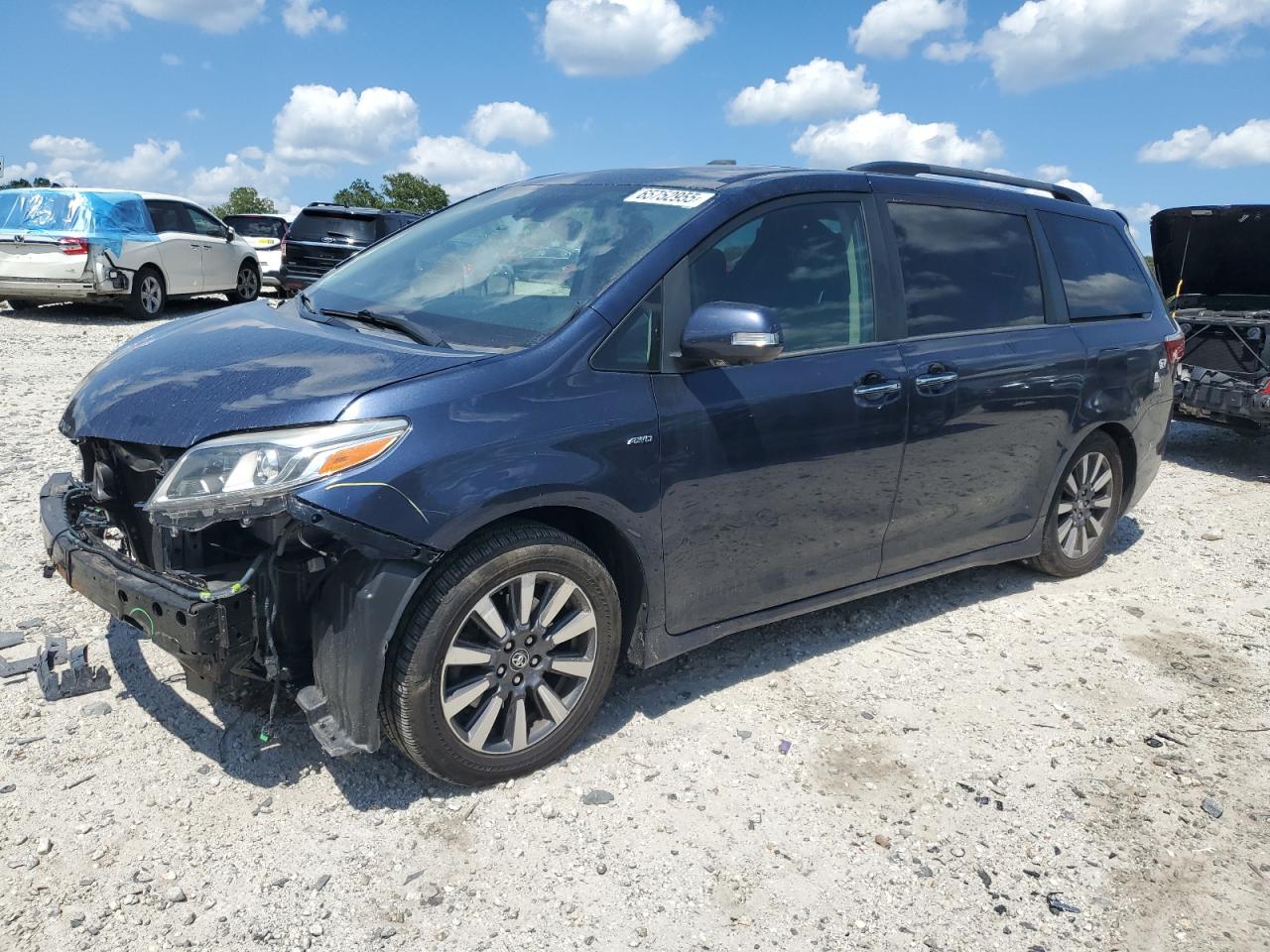 TOYOTA SIENNA XLE