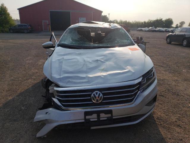2021 VOLKSWAGEN PASSAT HIG 1VWBA7A31MC010061