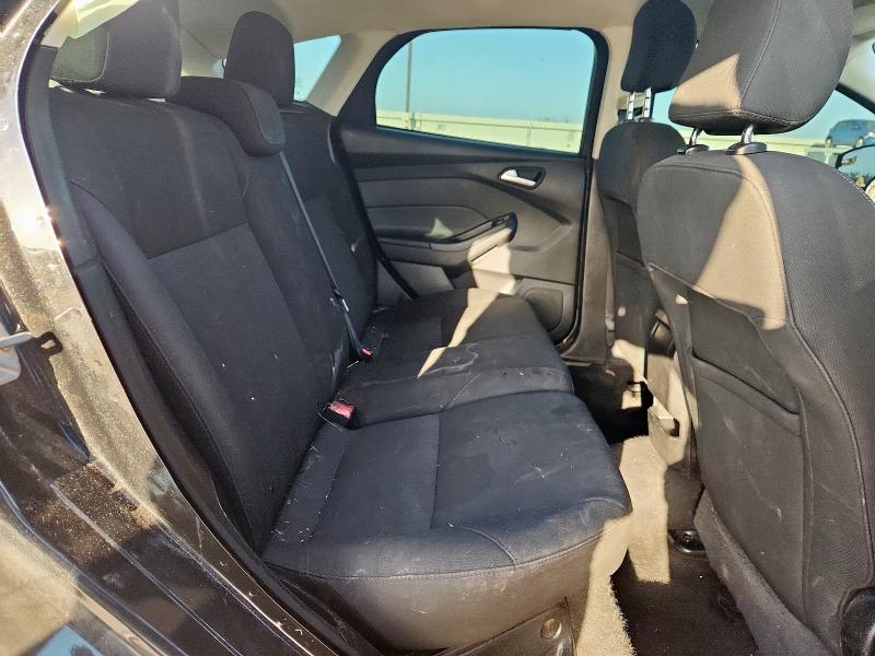 2015 FORD FOCUS SE 1FADP3K29FL307371