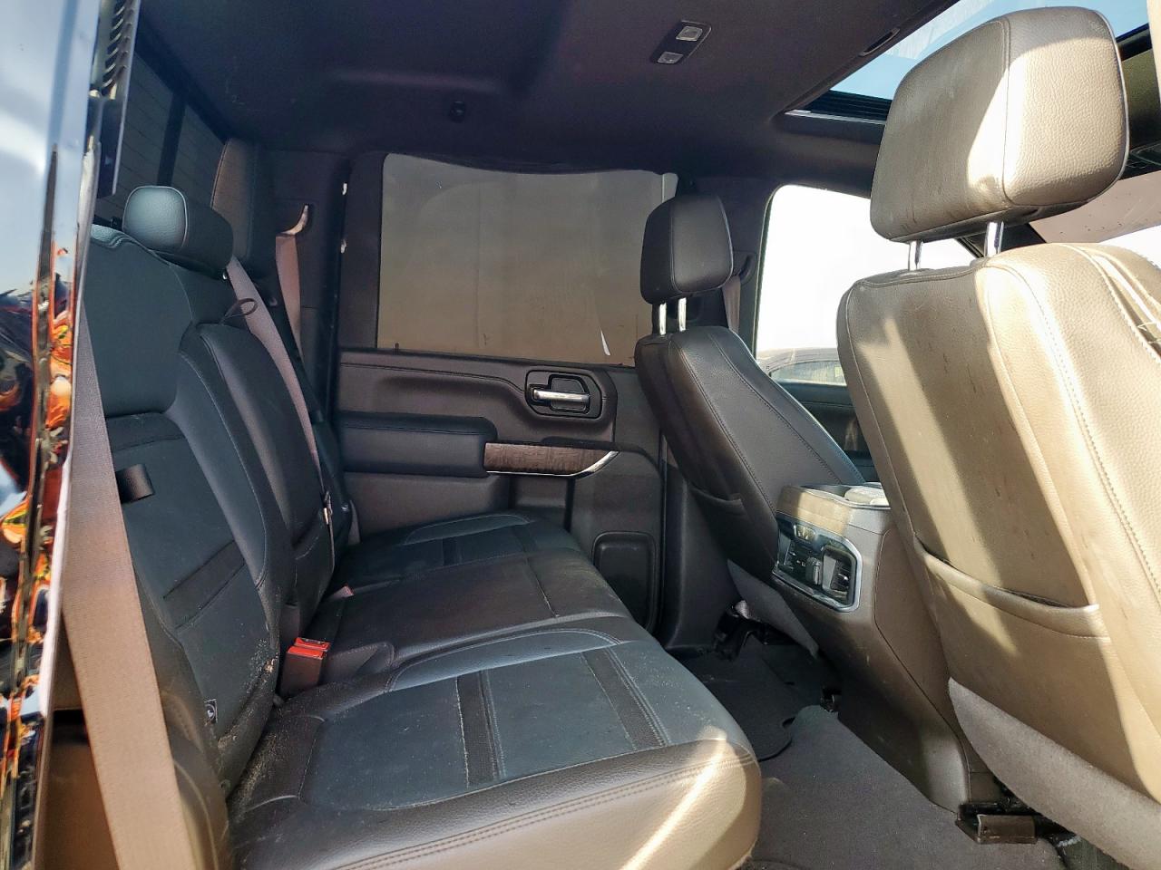 GMC SIERRA K2500 DENALI