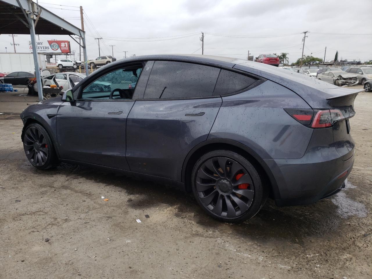 TESLA MODEL Y