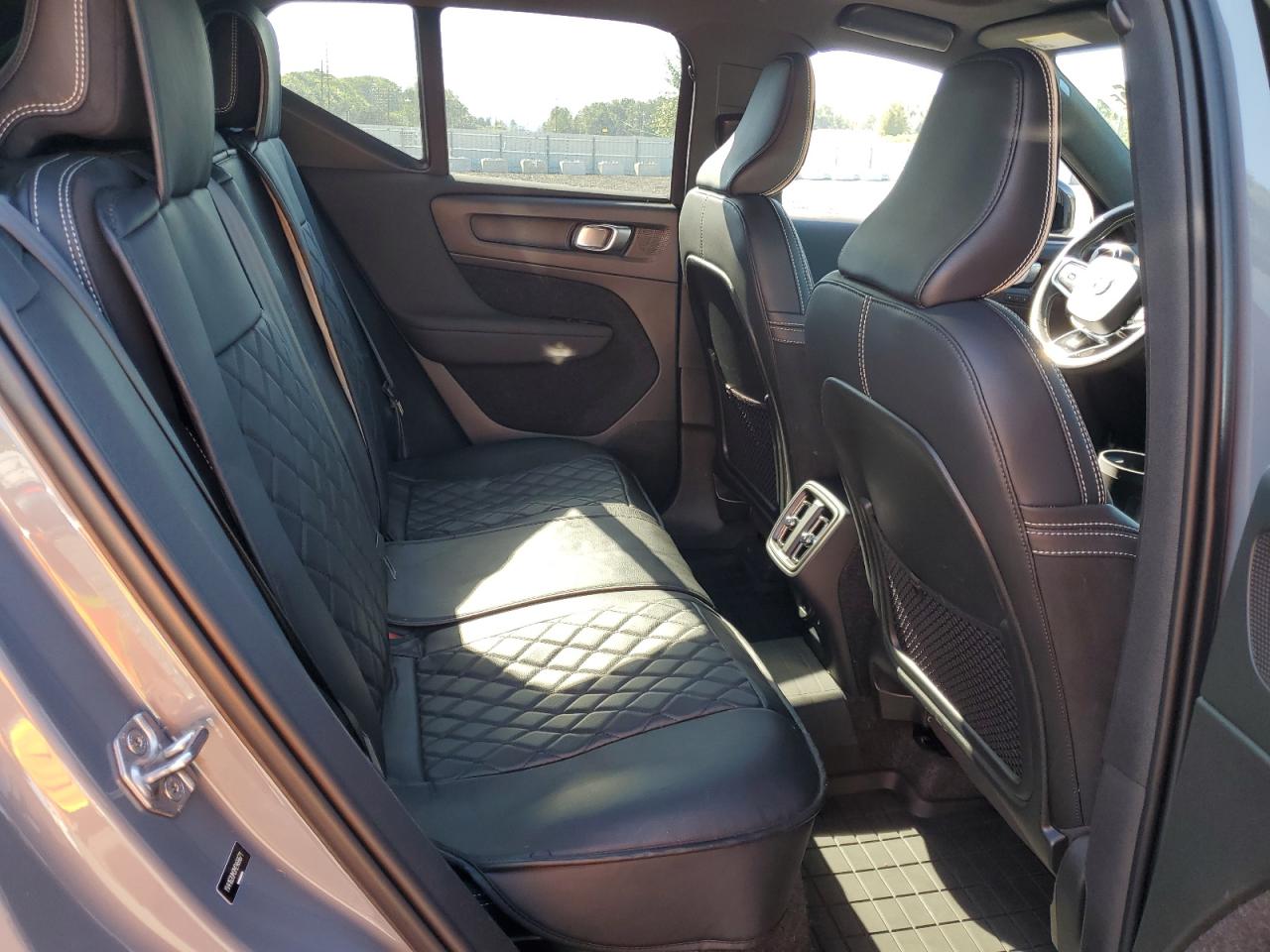 VOLVO XC40 T5 R-DESIGN