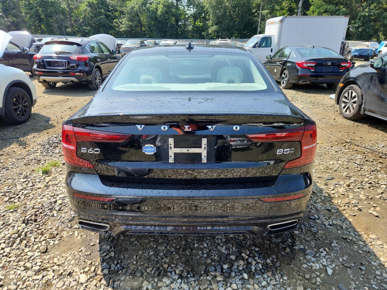 VOLVO S60 B5 MOMENTUM