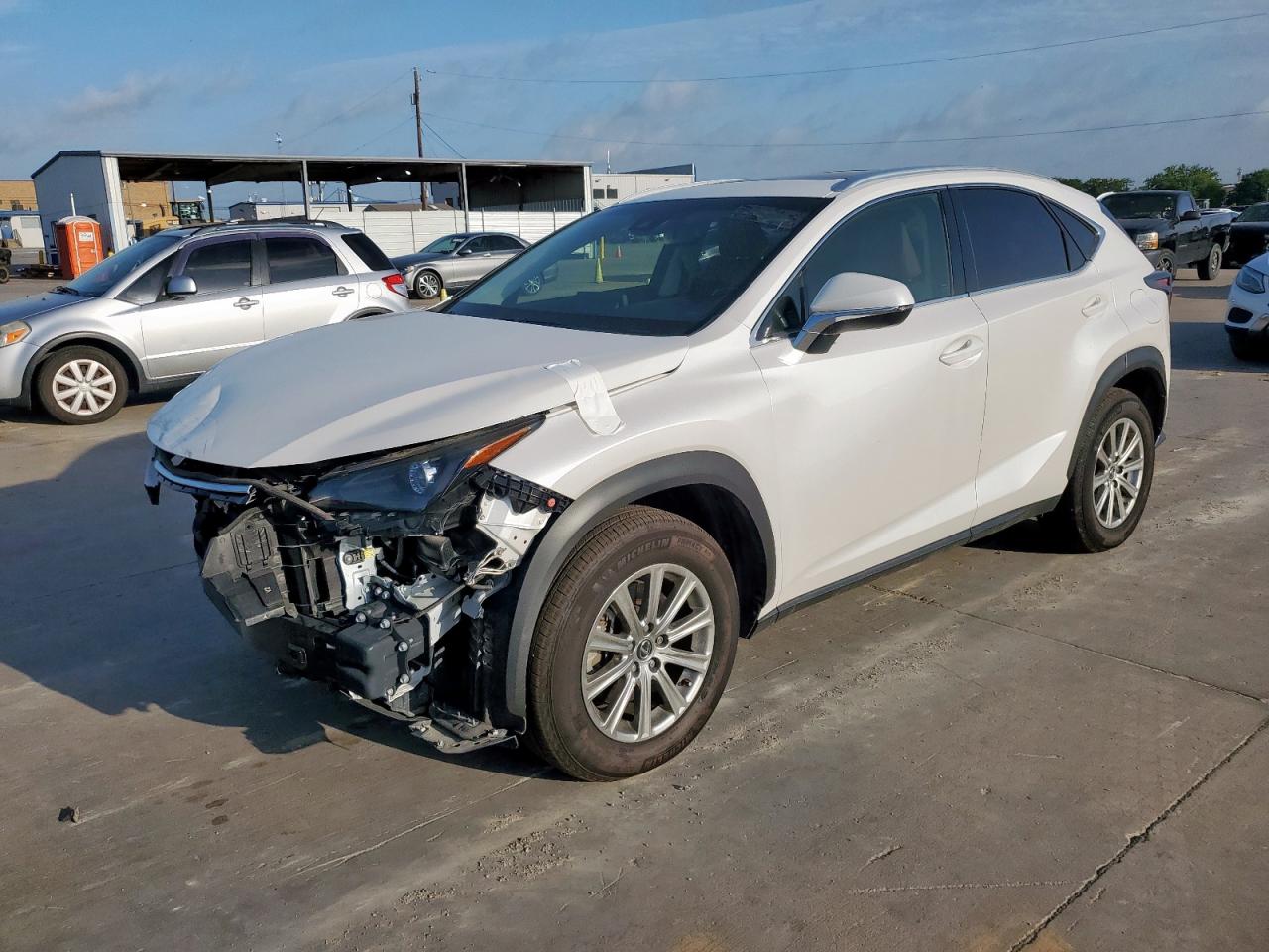 LEXUS NX 300 BASE