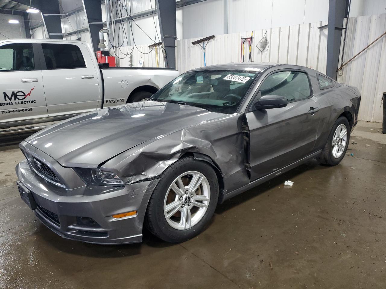 FORD MUSTANG