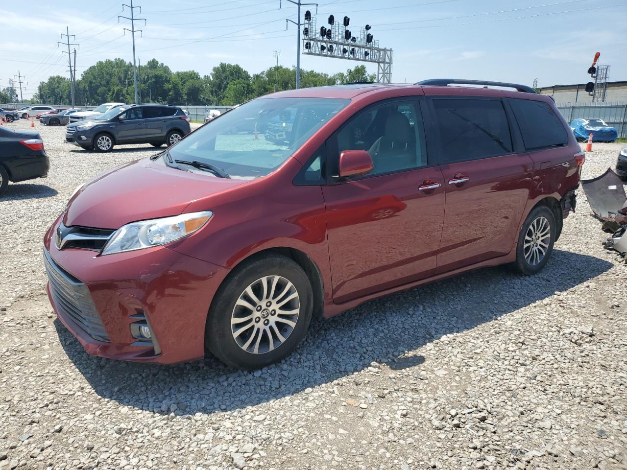 TOYOTA SIENNA XLE