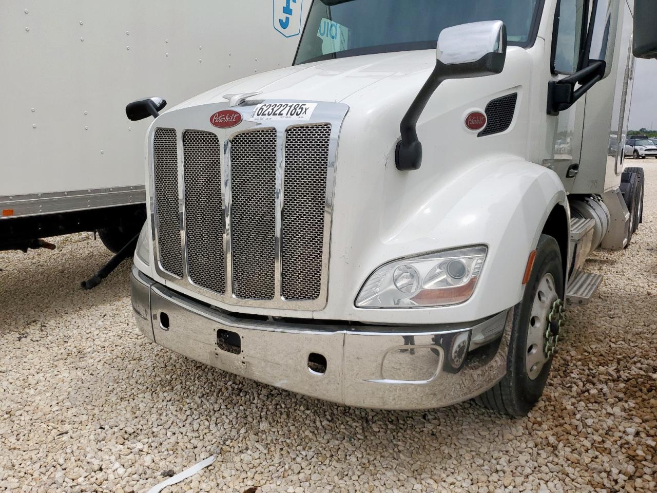 Lot #3247733221 2019 PETERBILT 579
