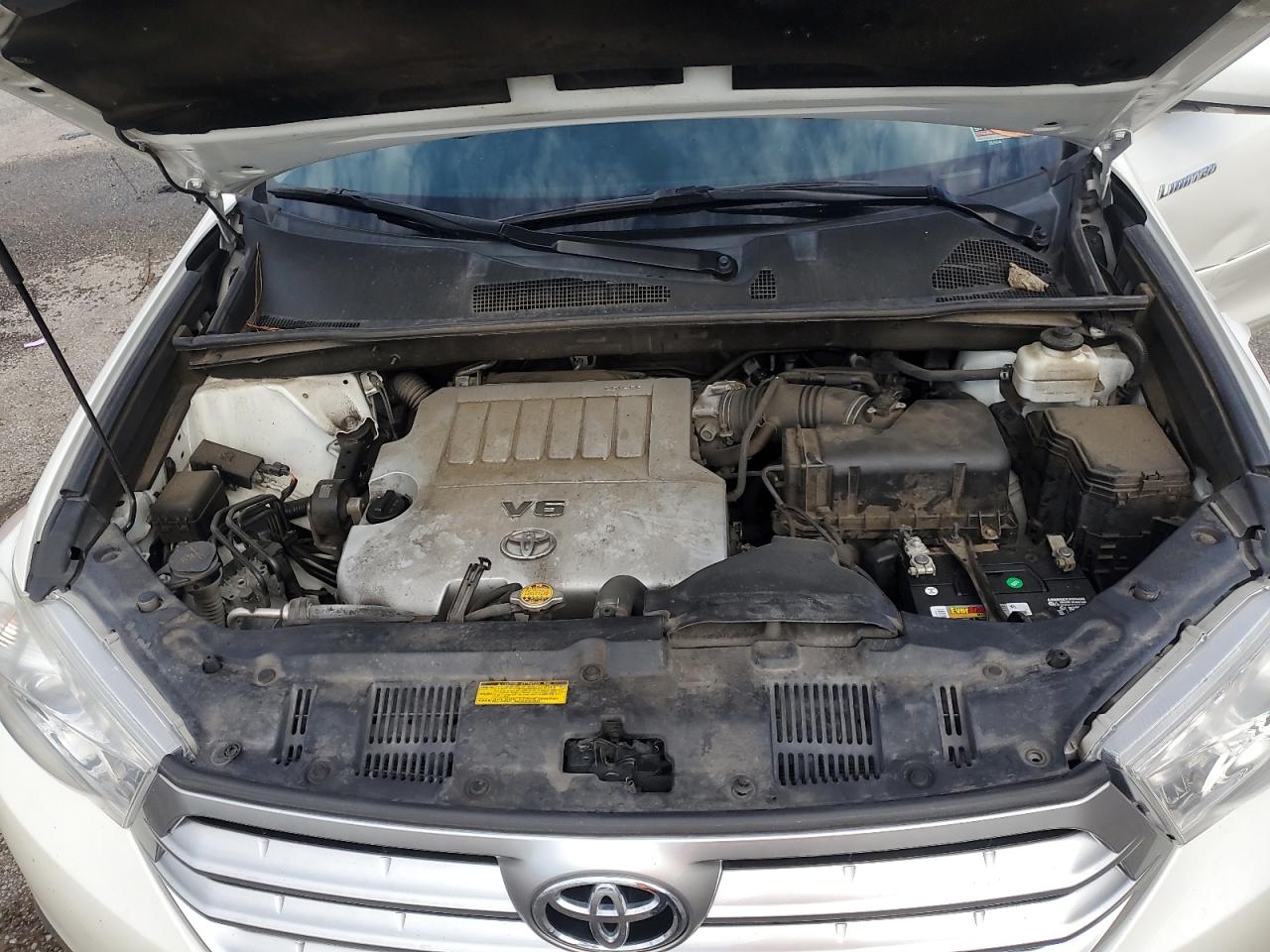 TOYOTA HIGHLANDER LIMITED