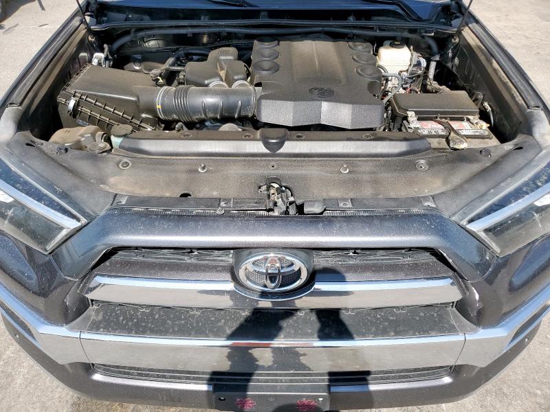 2018 TOYOTA 4RUNNER SR JTEBU5JR8J5555365
