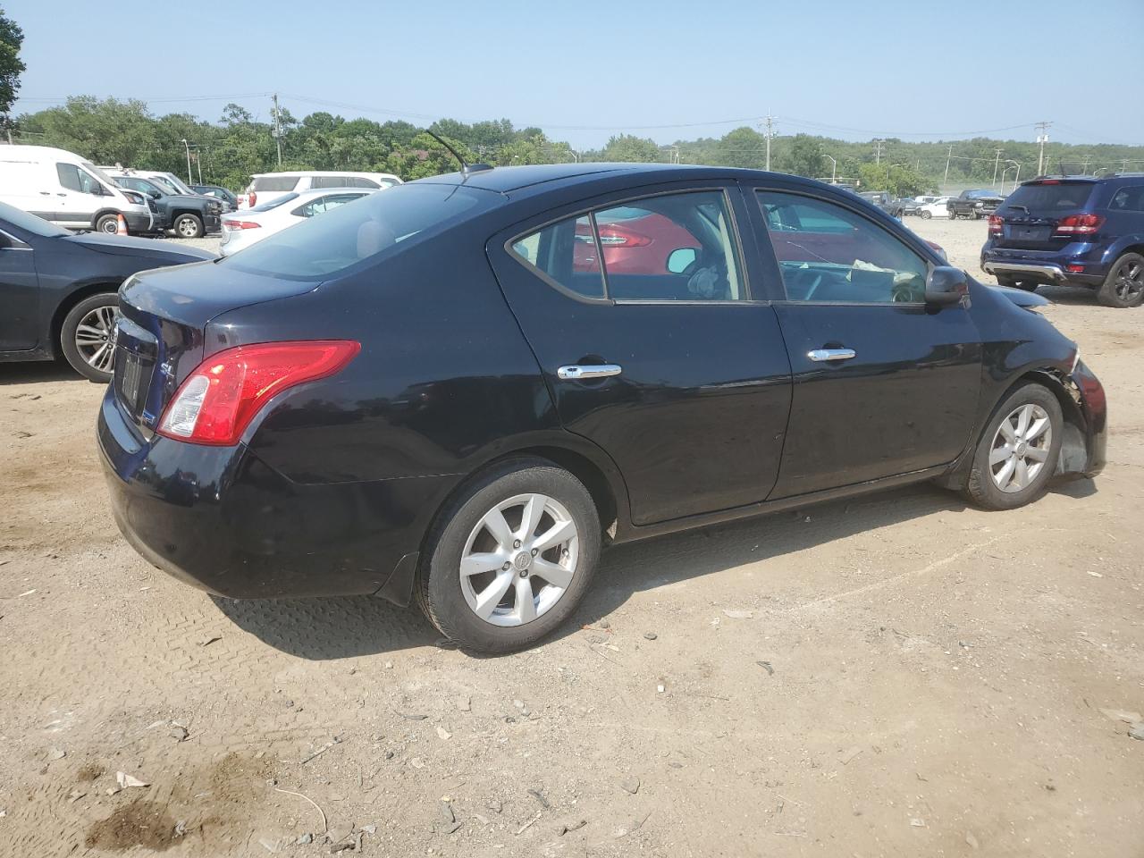 NISSAN VERSA S