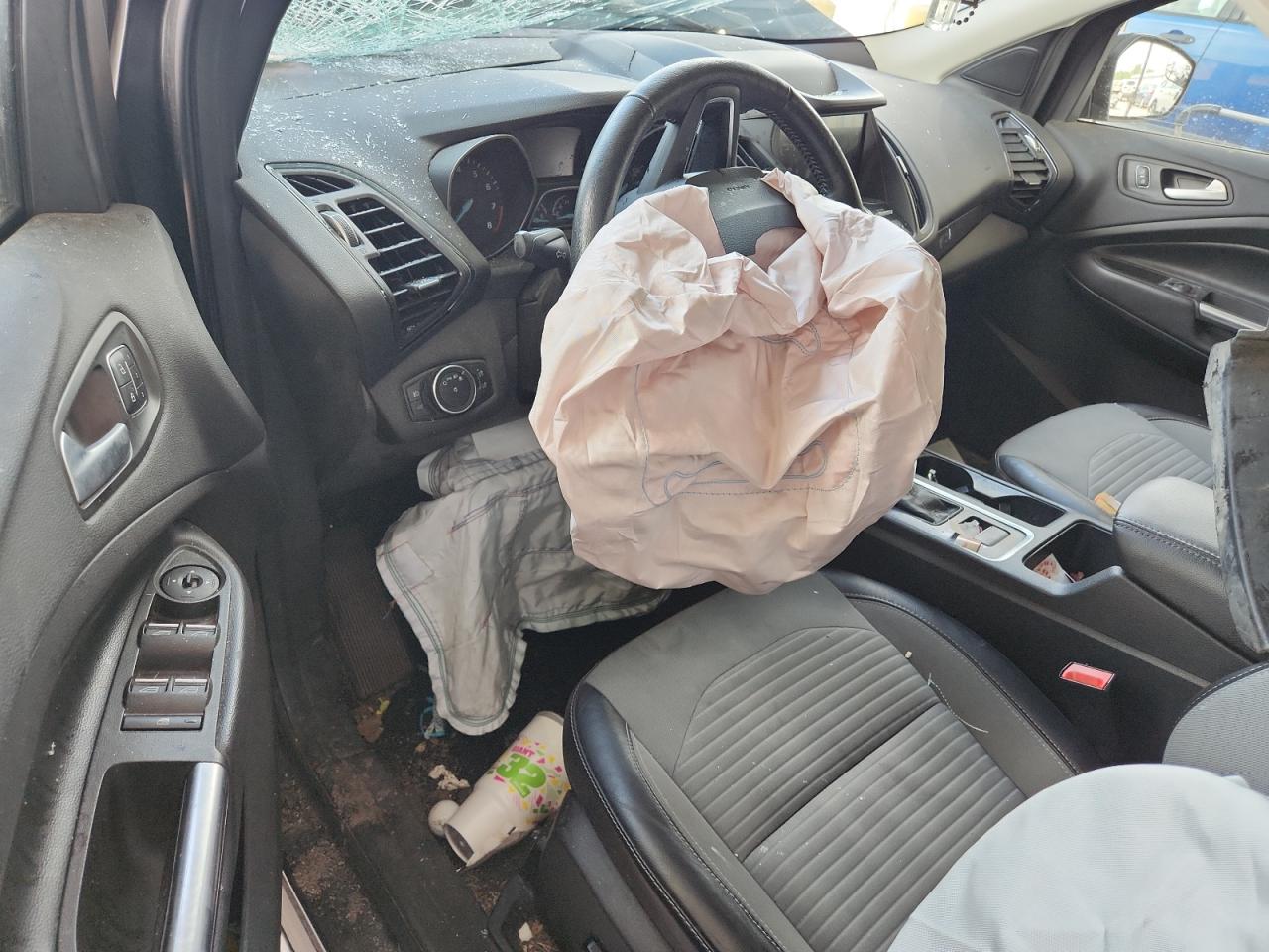 FORD ESCAPE TITANIUM