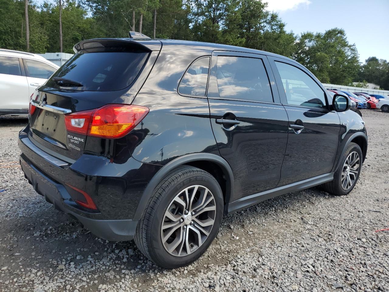 MITSUBISHI OUTLANDER ES